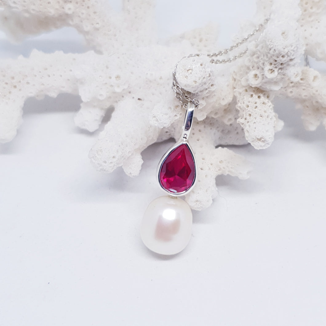 The Kathyrn Pendant in Pink Quartz